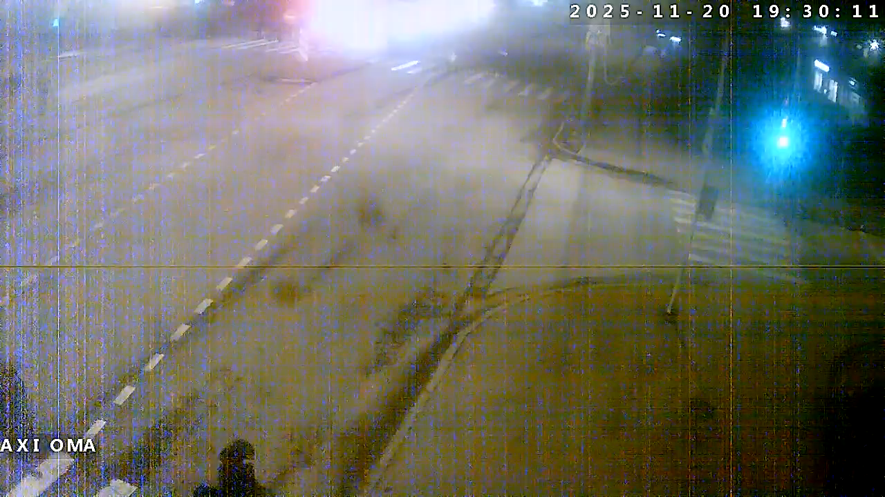 Камера на перекрёстке улицы Славы и проспекта 60 лет Образования СССР и напралена в сторону улицы Ерофеевская Онлайн каммера в Солнечном, Красноярск